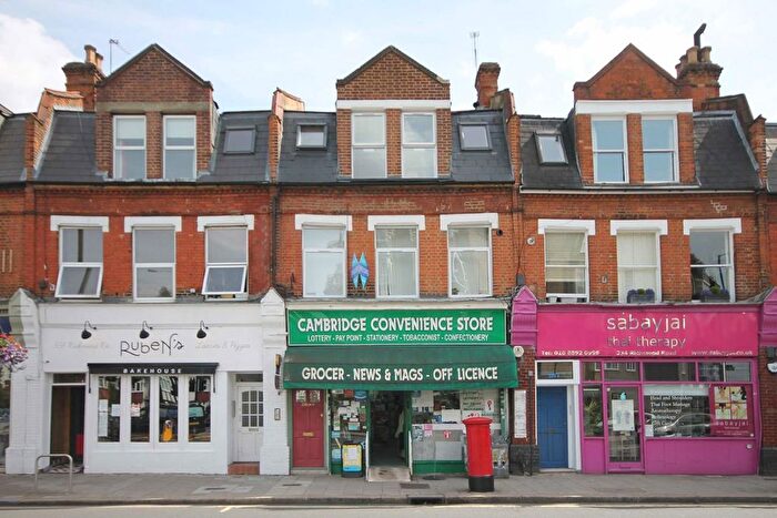 1 Bedroom Flat To Rent In Richmond Road, East Twickenham, TW1