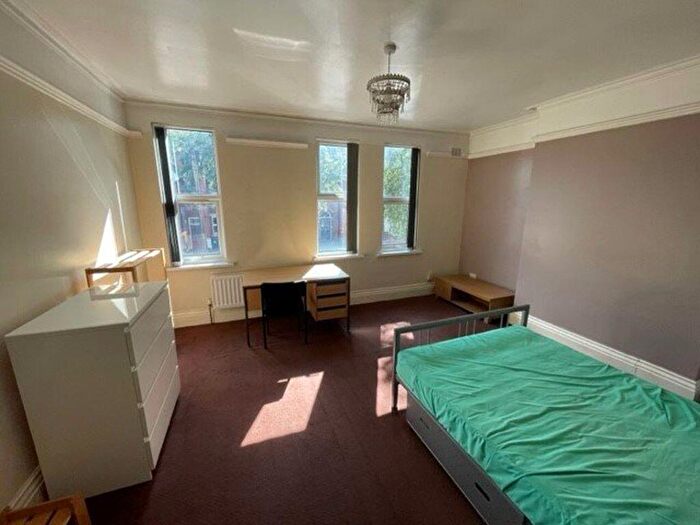 6 Bedroom Terraced House To Rent In Westcotes Drive, Leicester, LE3