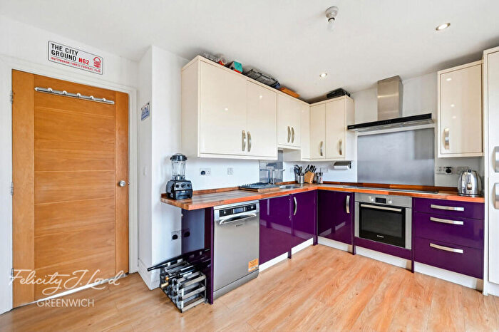 2 Bedroom Apartment For Sale In New Cross Road, London, SE14