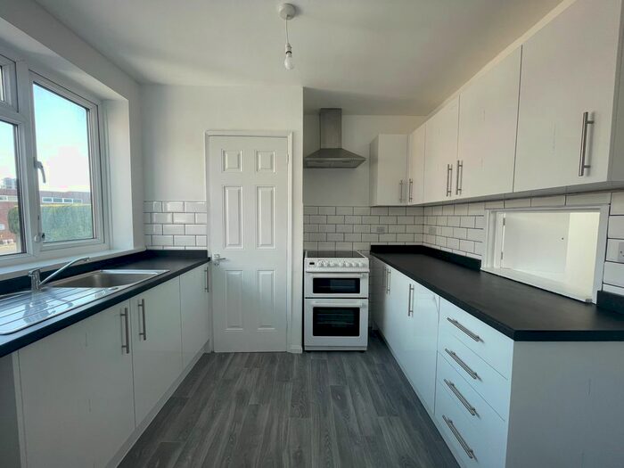 3 Bedroom Maisonette To Rent In The Broadway, Plymstock, Plymouth, PL9