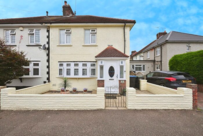 3 Bedroom Semi-Detached House For Sale In Webster Close, Waltham Abbey, EN9