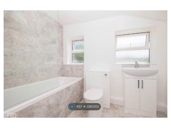 1 Bedroom Flat To Rent In Peckham, London, SE15