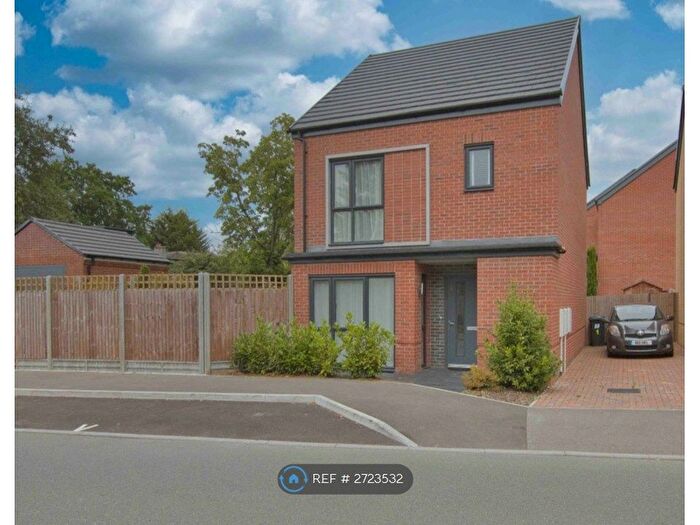 3 Bedroom Detached House To Rent In Holmesley Road, Borehamwood, WD6