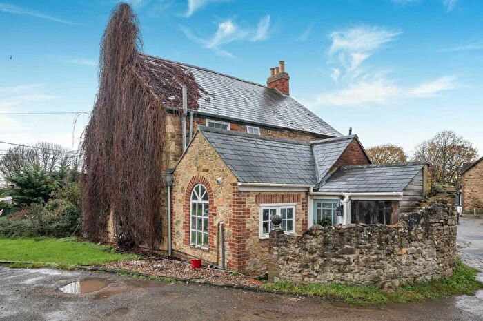 3 Bedroom Semi-Detached House For Sale In The Green, Horspath, OX33