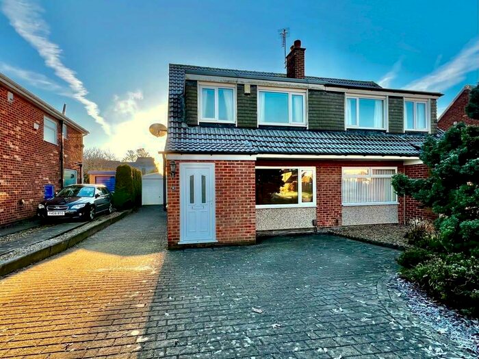 3 Bedroom Semi-Detached House To Rent In South Lee, Horsforth, Leeds, West Yorkshire, Uk, LS18