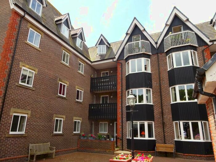 1 Bedroom Flat To Rent In Cliffe High Street, Lewes, BN7