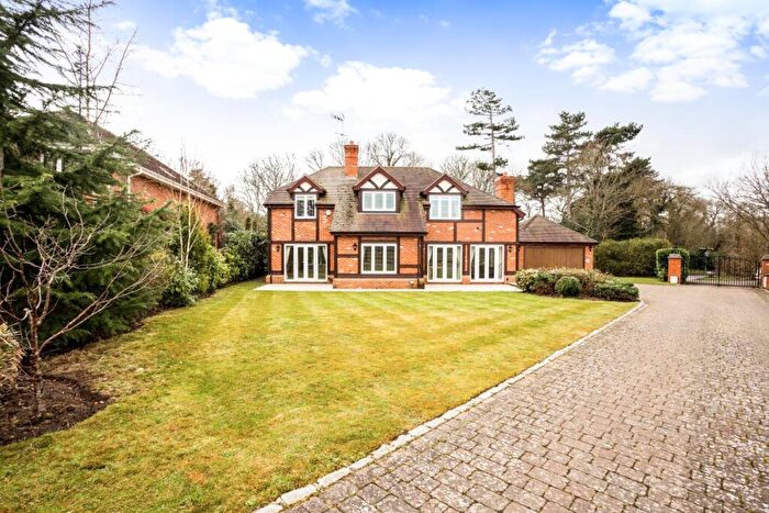 4 Bedroom Detached House To Rent In Lovel Road Windsor, SL4