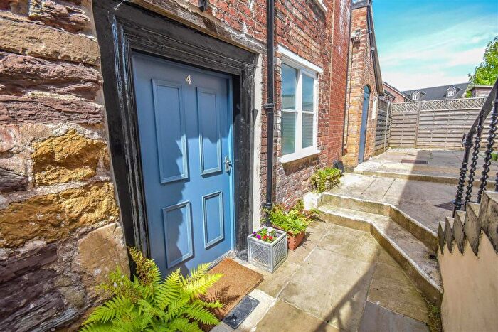 2 Bedroom Maisonette For Sale In Marybrook Street, Berkeley, GL13