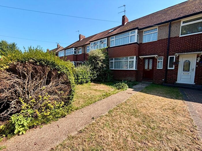 3 Bedroom Terraced House For Sale In Elgin Avenue, Ashford, TW15
