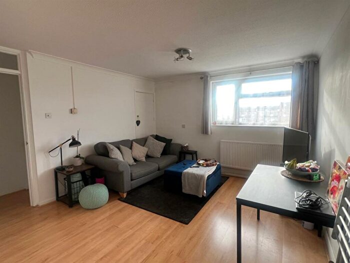 1 Bedroom Flat To Rent In Forth Close, Fareham, PO14