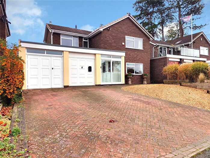 3 Bedroom Detached House For Sale In Ludgate Avenue, Kidderminster, Worcestershire, DY11