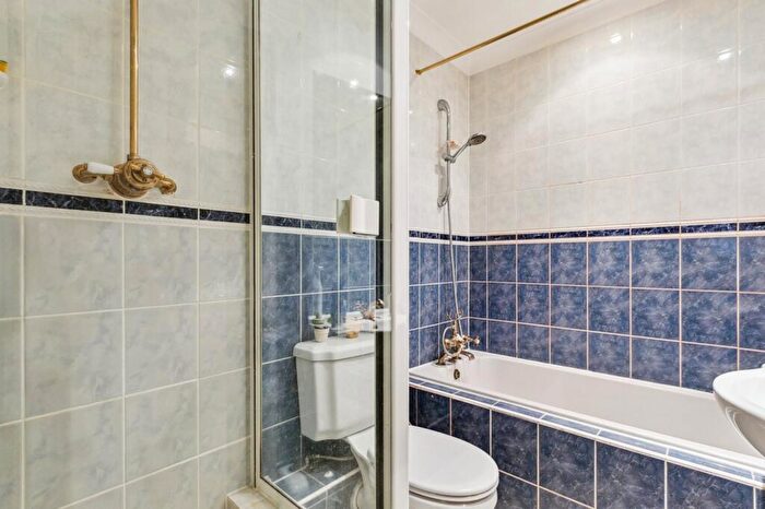 1 Bedroom Flat To Rent In Trinity Church Road, Barnes, SW13