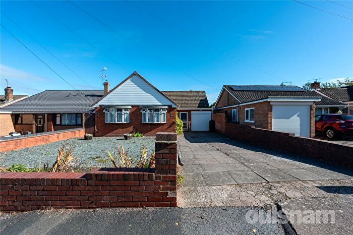 2 Bedroom Bungalow For Sale In Downsell Road, Redditch, Worcestershire, B97