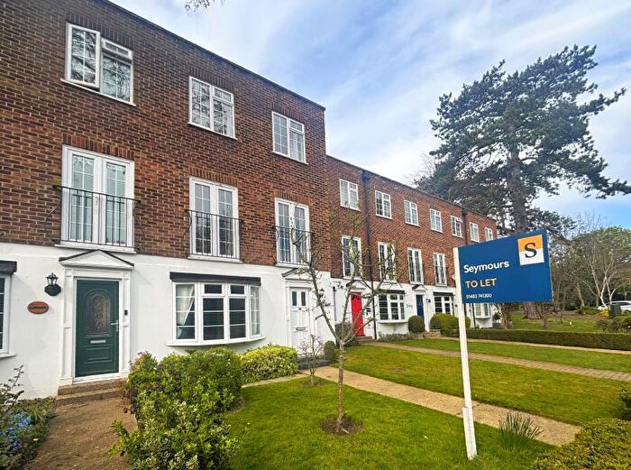 4 Bedroom Town House To Rent In Woking, GU22
