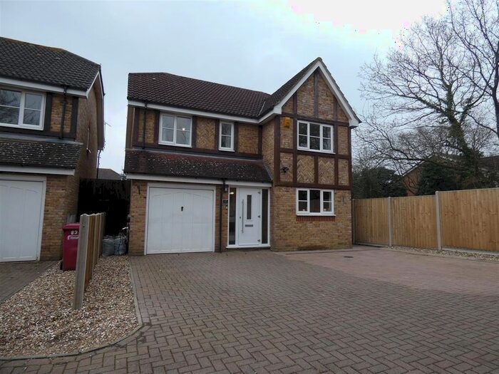 4 Bedroom Detached House To Rent In Earls Lane, Cippenham, SL1