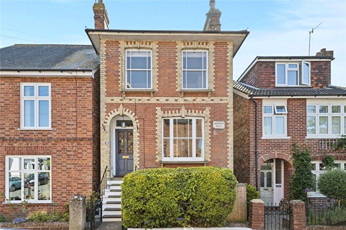 3 Bedroom Detached House For Sale In Vale Road, Southborough, Tunbridge Wells, Kent, TN4