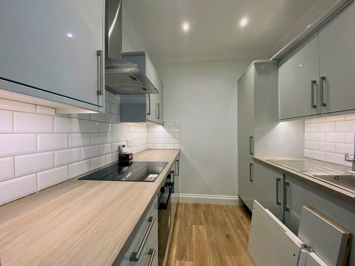 2 Bedroom Flat To Rent In New London Road, Chelmsford, CM2