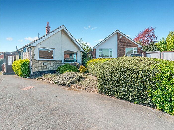 2 Bedroom Bungalow For Sale In Tudor Gardens, Leeds, West Yorkshire, LS11