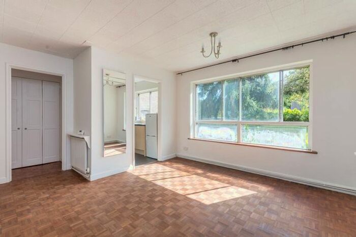 Studio To Rent In Grenville Court, Ealing, London, W13