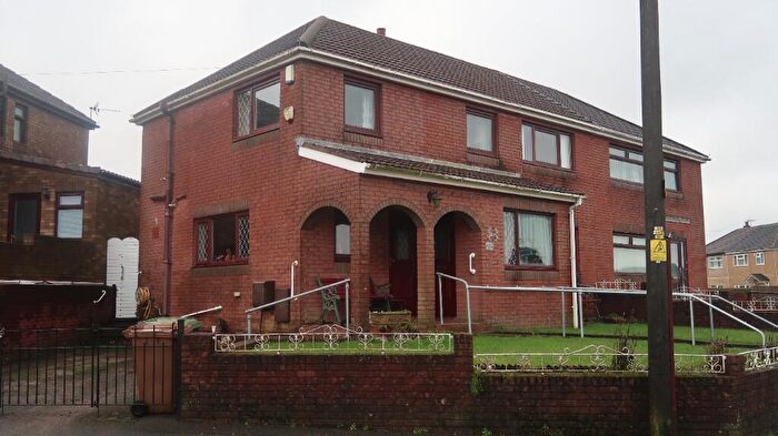 4 Bedroom Semi Detached House For Sale In Lewis Street, Aberbargoed, CF81