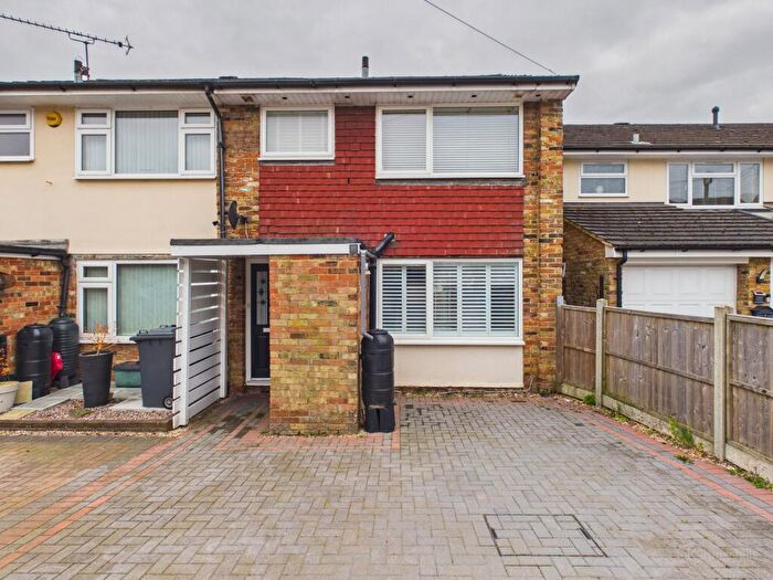 3 Bedroom End Of Terrace House To Rent In Farndale Gardens, Hazlemere, High Wycombe, HP15
