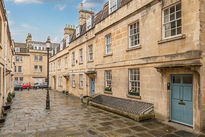 3 Bedroom Maisonette For Sale In St. Anns Place, Bath, BA1