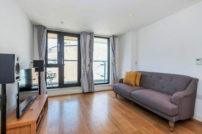 2 Bedroom Flat To Rent In Webber Street, London, SE1
