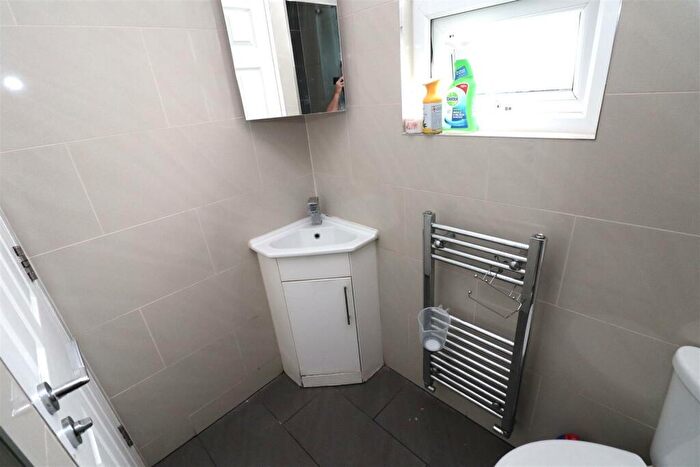 2 Bedroom Flat To Rent In Byron Road, Wealdstone, Harrow, HA3