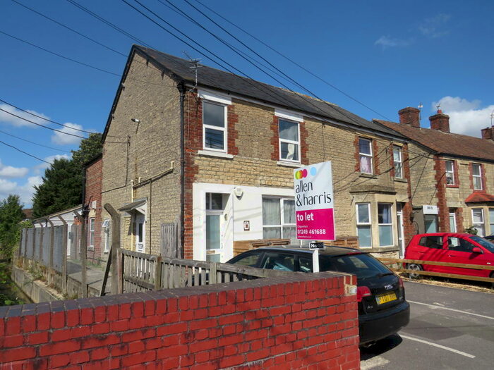 1 Bedroom Flat To Rent In Sheldon Road, Chippenham, SN14