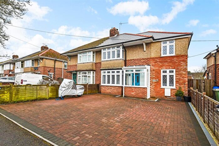 3 Bedroom Semi-Detached House For Sale In Ashfield Road, Andover, SP10