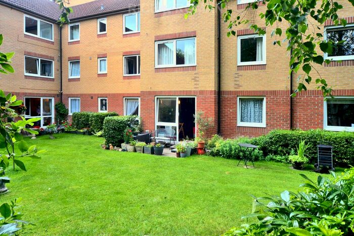 1 Bedroom Flat To Rent In The Grove, Epsom, KT17