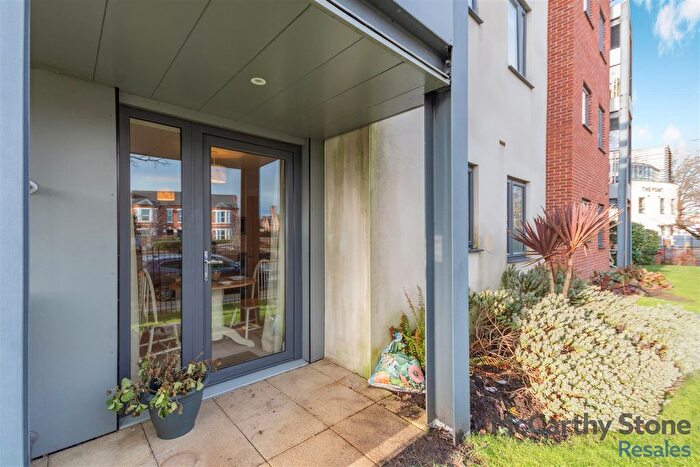 1 Bedroom Flat For Sale In Century Court, Wilford Lane, West Bridgford, Nottingham, NG2