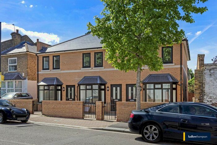 2 Bedroom Terraced House To Rent In Dunstans Road, London, SE22