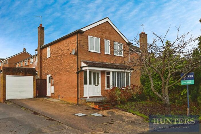 3 Bedroom Semi Detached House For Sale In Silverdale Grove, Guiseley, Leeds, LS20