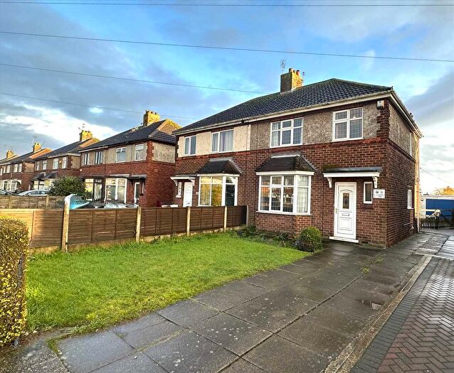 3 Bedroom Semi Detached House For Sale In Cornwall Road, Scunthorpe, DN16
