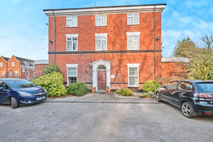 2 Bedroom Flat For Sale In Amington Road, Tamworth, Staffordshire, B77