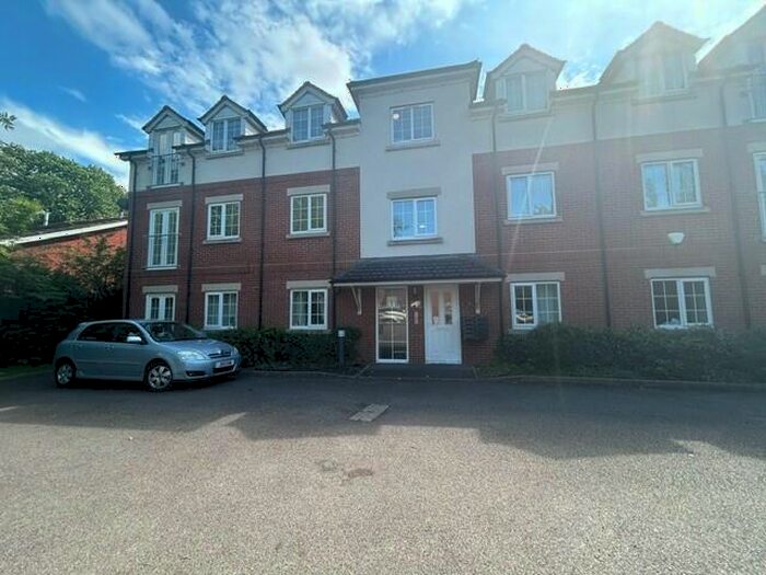 2 Bedroom Apartment To Rent In Hawthorn House, ST16