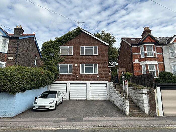 2 Bedroom Maisonette For Sale In A Totteridge Road, High Wycombe, Buckinghamshire, HP13