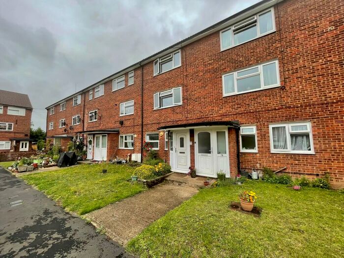2 Bedroom Apartment To Rent In Berkeley Close, Ware, SG12