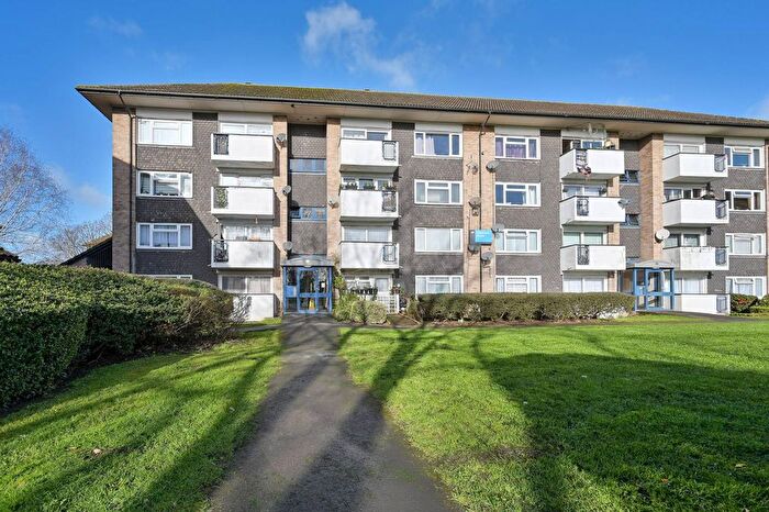 2 Bedroom Flat For Sale In Chidbrook House, Watford, WD18