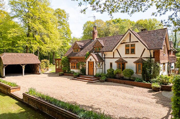 4 Bedroom Detached House For Sale In Standon Lane, Ockley, RH5
