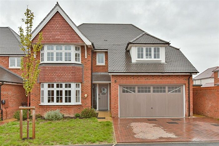 5 Bedroom Detached House For Sale In Chailey Drive, Rainham, Gillingham, Kent, ME8