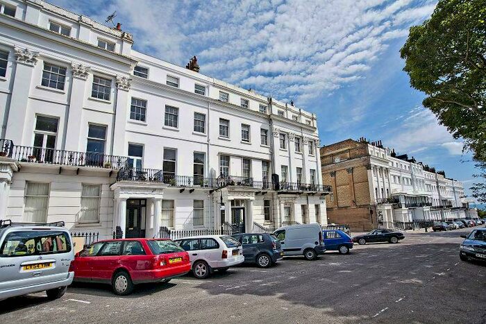 3 Bedroom Apartment To Rent In Sussex Square, Brighton, BN2
