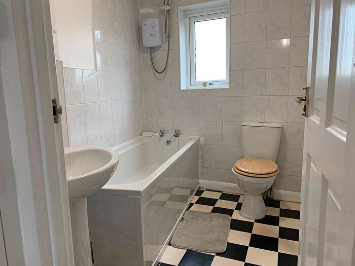 4 Bedroom Property To Rent In Coronation Road, Brimington, Chesterfield, S43