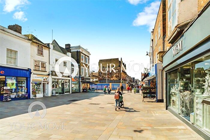 2 Bedroom Flat To Rent In Bulls Head Yard, Dartford, Kent, DA1