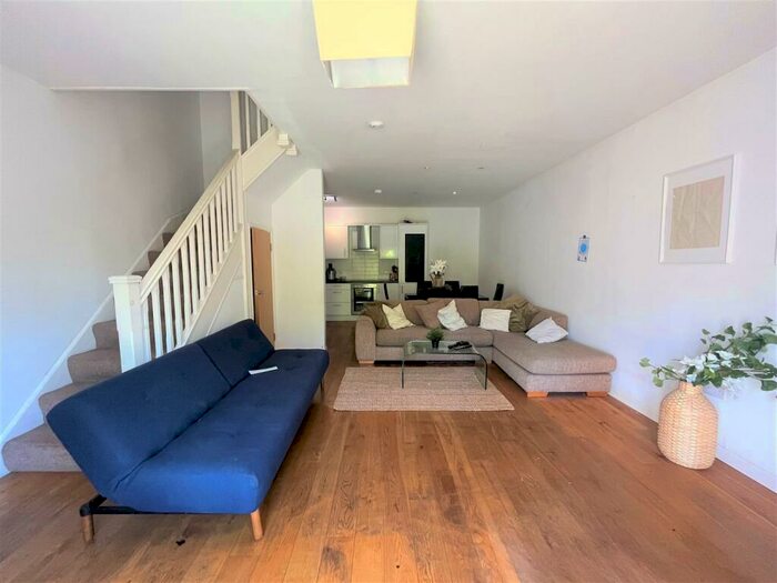 4 Bedroom House To Rent In Bevendean Road, Brighton, BN2