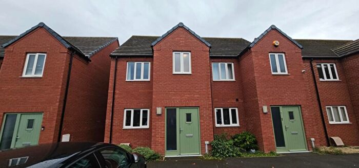 3 Bedroom Semi Detached House For Sale In John Brooks Avenue, Smethwick, West Midlands, B66