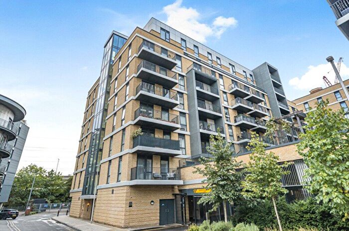1 Bedroom Apartment For Sale In Roden Street, Ilford, IG1