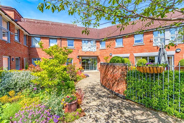 1 Bedroom Apartment For Sale In Blunsdon Court, Lady Lane, Swindon, Wiltshire, SN25
