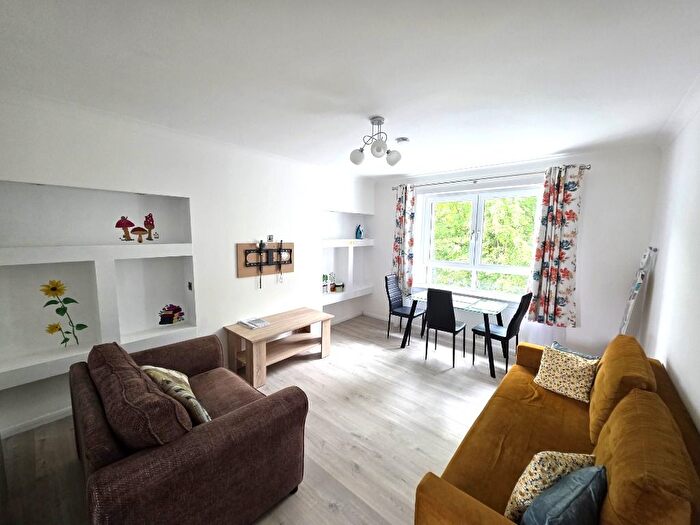 2 Bedroom Flat To Rent In Elmbank Terrace, Kittybrewster, Aberdeen, AB24